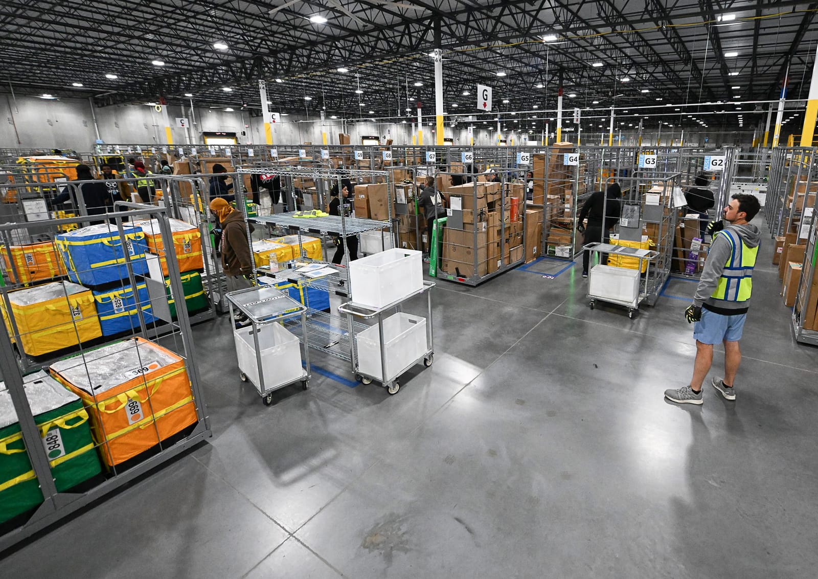 Amazon Touts Creation of 400 Jobs at Roanoke Industrial Park Site, Once ...
